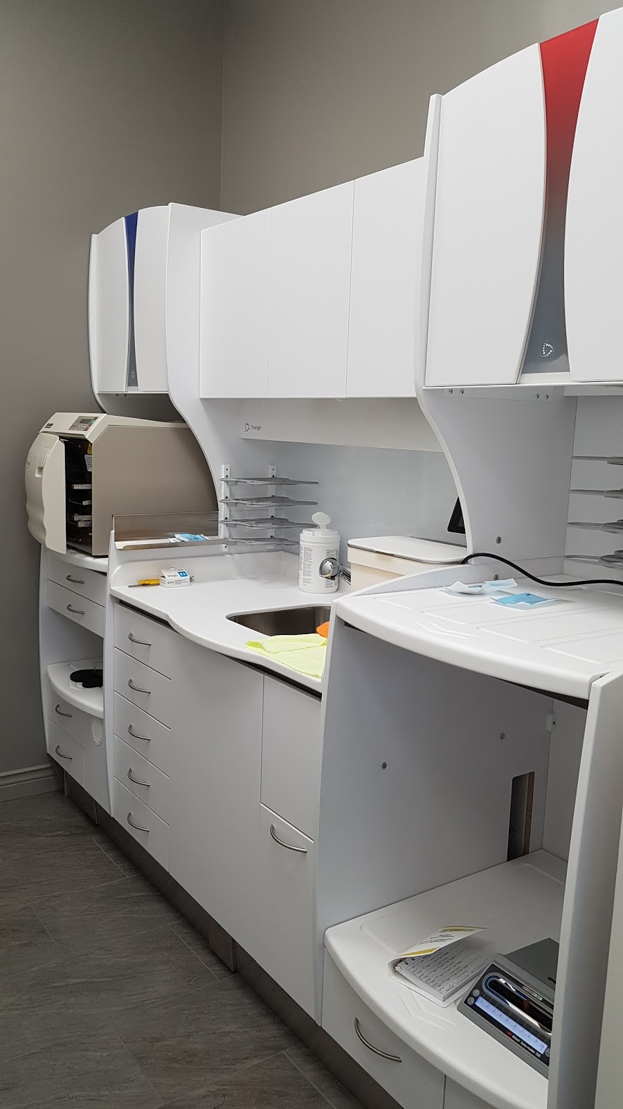 Apple Tree Dental | 1365 Beaverbrook Ave Unit 102, London, ON N6H 4K9, Canada | Phone: (519) 641-1411