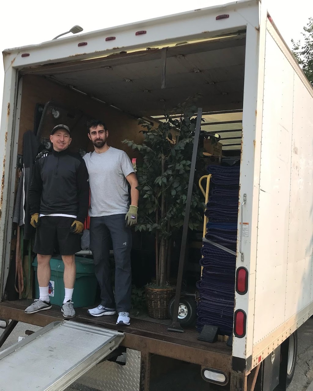 VC Movers | 135 Lynnview Rd SE Unit 1309, Calgary, AB T2C 2G6, Canada | Phone: (587) 966-1551