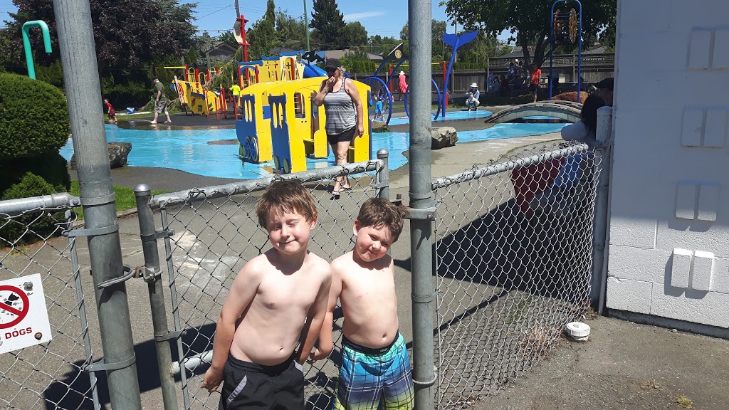 Carnarvon Park | 2801 Henderson Rd, Victoria, BC V8R 3B5, Canada | Phone: (250) 595-7946