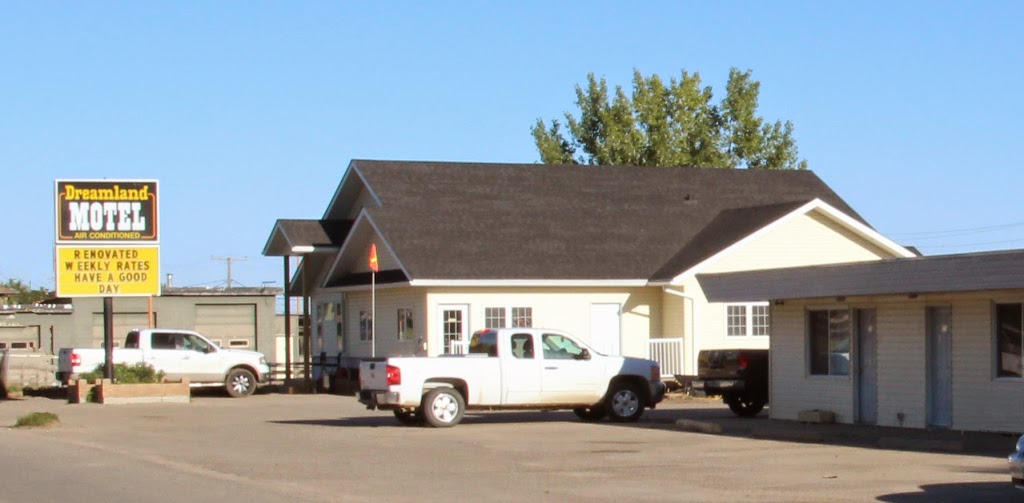 The Dreamland Motel | 1035 Athabasca St E, Moose Jaw, SK S6H 0N1, Canada | Phone: (306) 692-1878