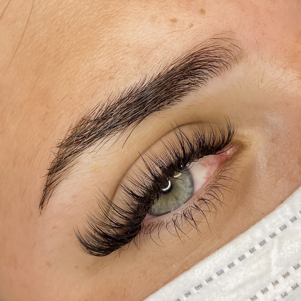 Carlenes Lashes | 64 Huntington Crescent, Courtice, ON L1E 3C7, Canada | Phone: (905) 439-2522