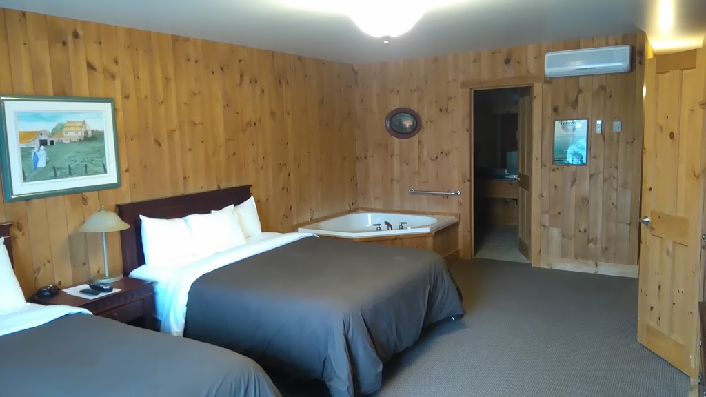 Pourvoirie du Lac Blanc | 1000 Chemin du Domaine Pellerin, Saint-Alexis-des-Monts, QC J0K 1V0, Canada | Phone: (819) 265-4242