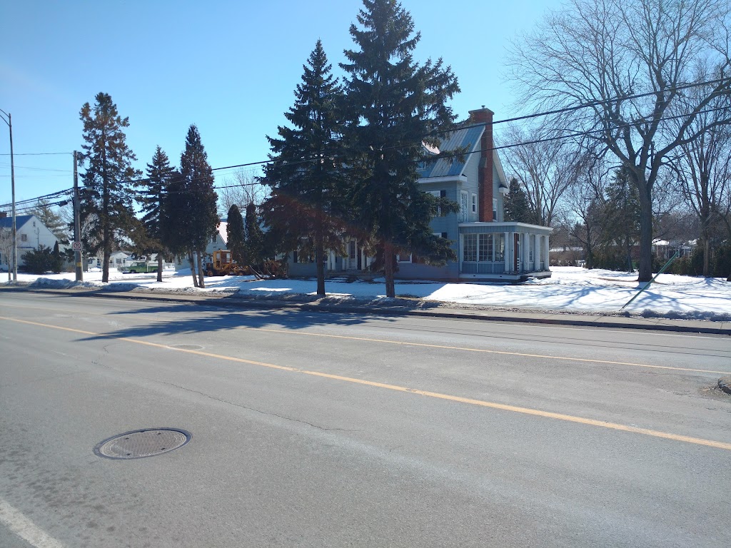 Canadian Legion | 358 Bd de Maple Grove, Maple Grove, QC J6N 1M1, Canada | Phone: (450) 429-7191