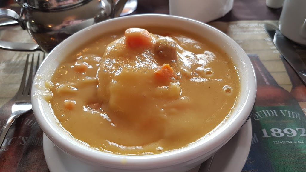 Browns Restaurant | 445 Trinity Rd South 80, Whiteway, NL A0B 3L0, Canada | Phone: (709) 588-7829