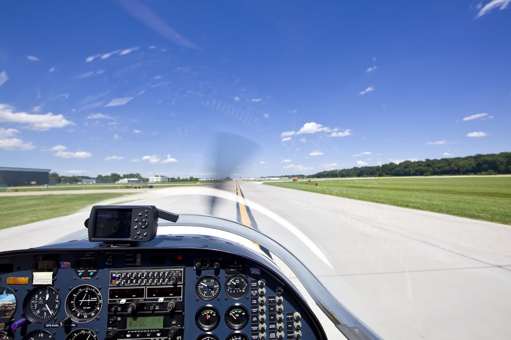Flight Récréatif | 4800 Route de lAéroport, Saint-Hubert, QC J3Y 8Y9, Canada | Phone: (514) 288-8778