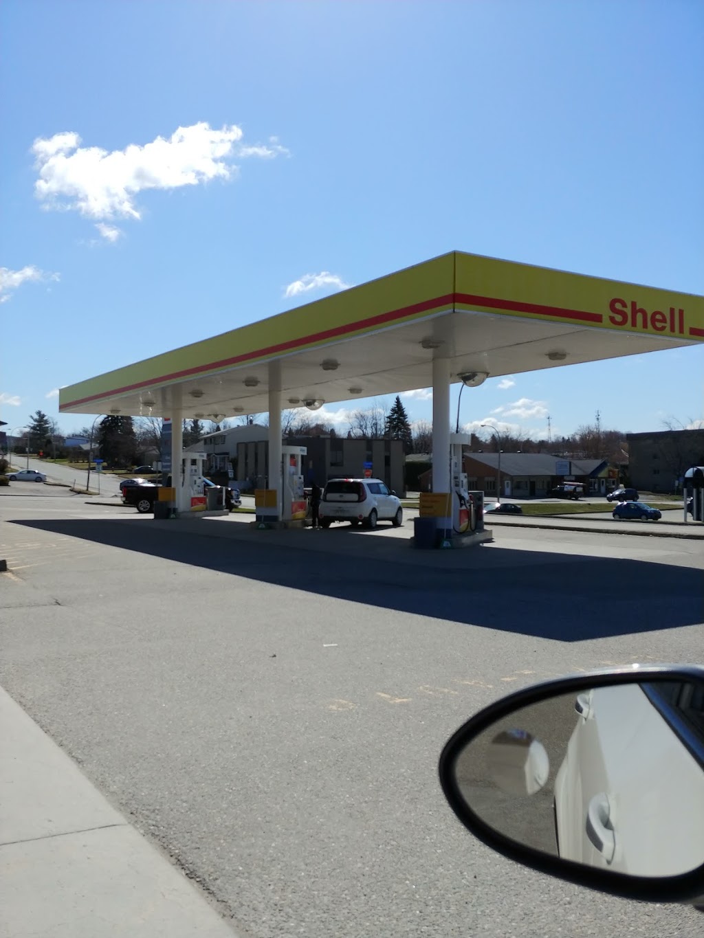 Shell | 825 Rue des Jardins-Fleuris, Sherbrooke, QC J1E 1J4, Canada | Phone: (819) 347-1462