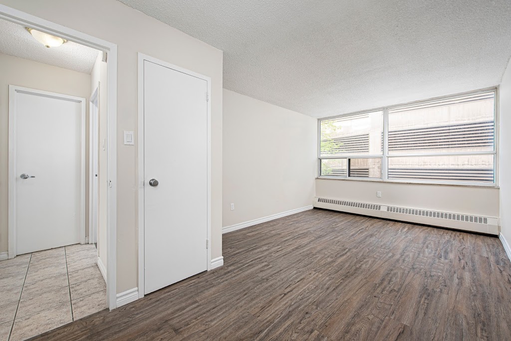 Elm Place | 200 Elm St, Toronto, ON M5T 1K4, Canada | Phone: (647) 905-9889