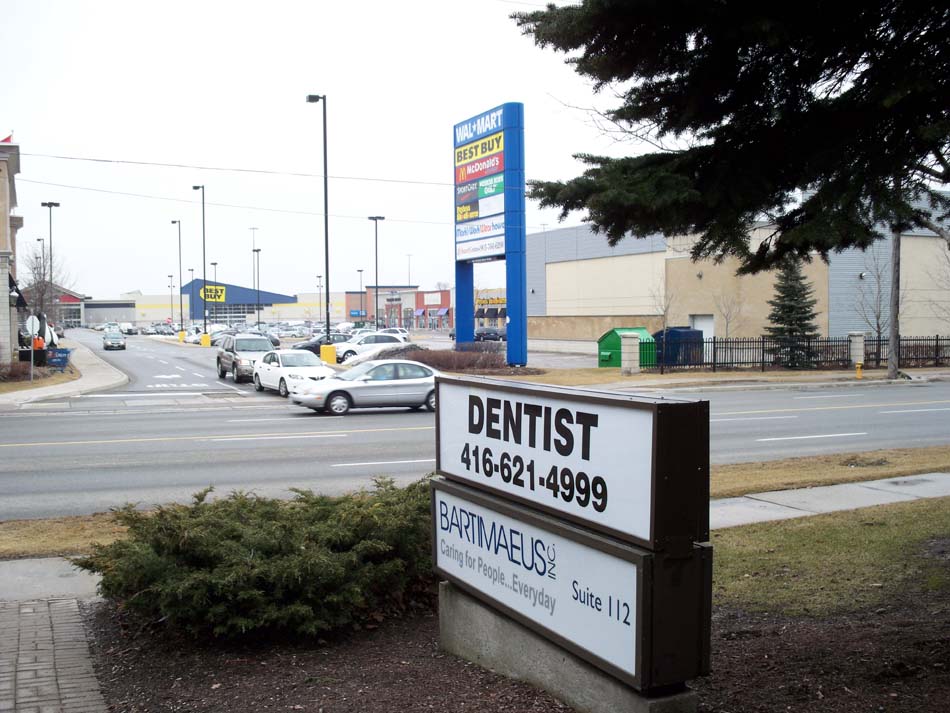 Sherway Gardens Dental Centre | 290 N Queen St, Etobicoke, ON M9C 5L2, Canada | Phone: (416) 621-4999