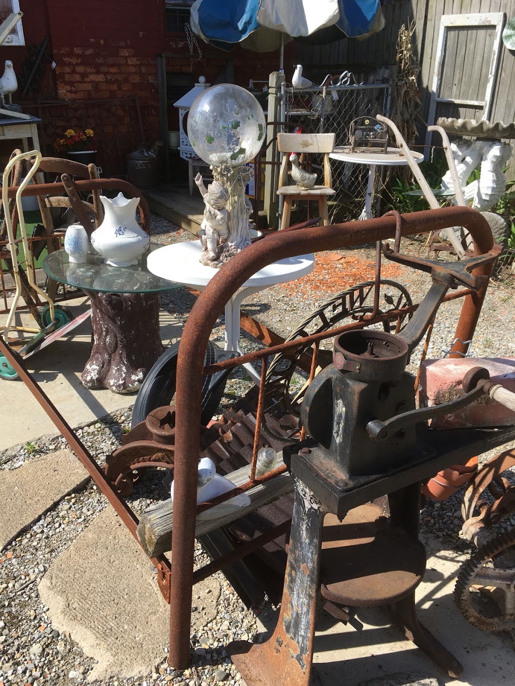 Avoca Antiques | 8878 M-136 Avoca Rd, Avoca, MI 48006, USA | Phone: (810) 324-9177