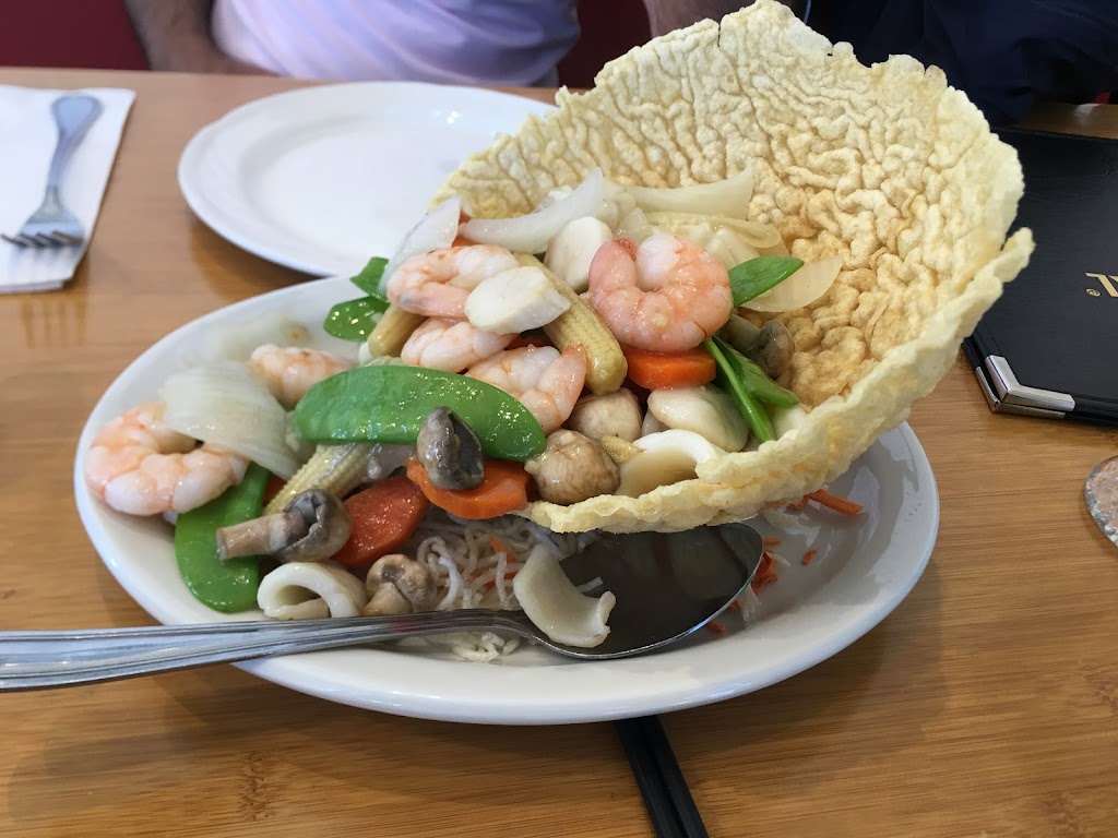 The Pink Pearl Restaurant | 4351 Macleod Trail SW, Calgary, AB T2G 0A3, Canada | Phone: (403) 263-8887