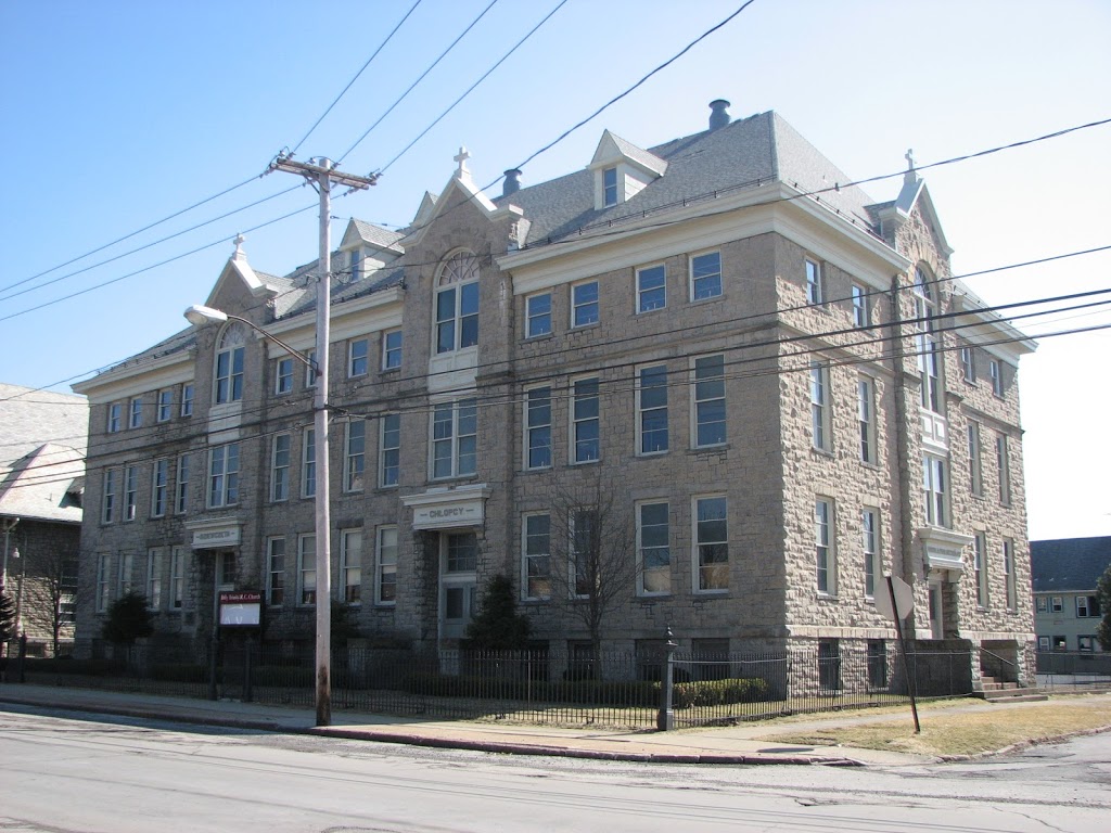 Community Thrift Store at Historic Holy Trinity | 1419 Falls St, Niagara Falls, NY 14303, USA | Phone: (716) 299-0799