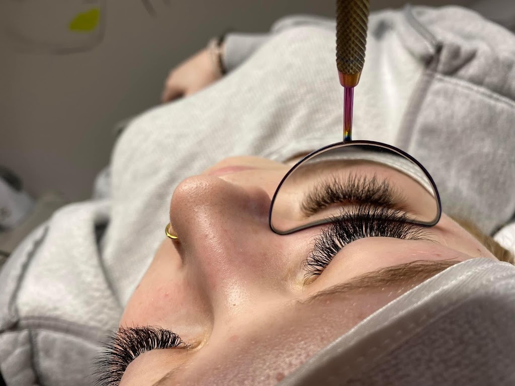 Belles and Bombshells Artistry and Bombshell Esthetics | 382 Lilac Ln, Sherwood Park, AB T8H 1V9, Canada | Phone: (587) 988-7042