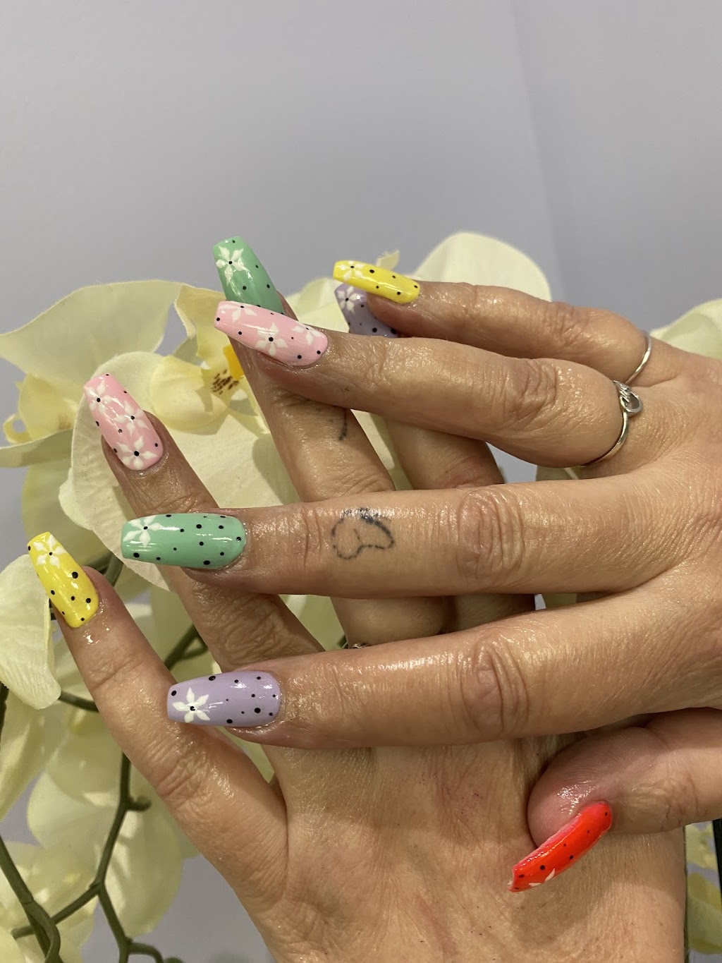 Sophies Nails Salon | 4039 106 St, Edmonton, AB T6J 2S3, Canada | Phone: (780) 757-4039