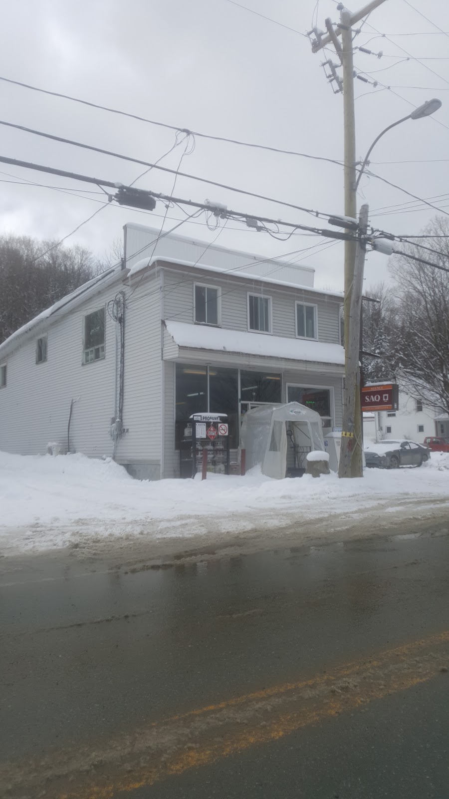 Bury General Store | 529 Principale, Bury, QC J0B 1J0, Canada | Phone: (819) 872-3655