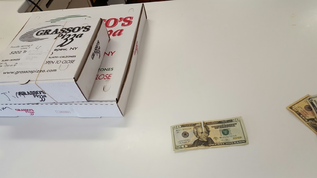 Grassos Pizza | 5202 Transit Rd, Depew, NY 14043, USA | Phone: (716) 685-2800