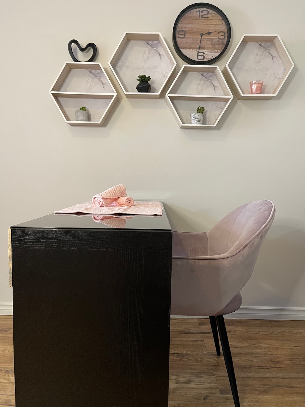 Petra Beauty Studio | 25 Knollsbrook Dr, Nepean, ON K2J 1K7, Canada | Phone: (613) 263-5416