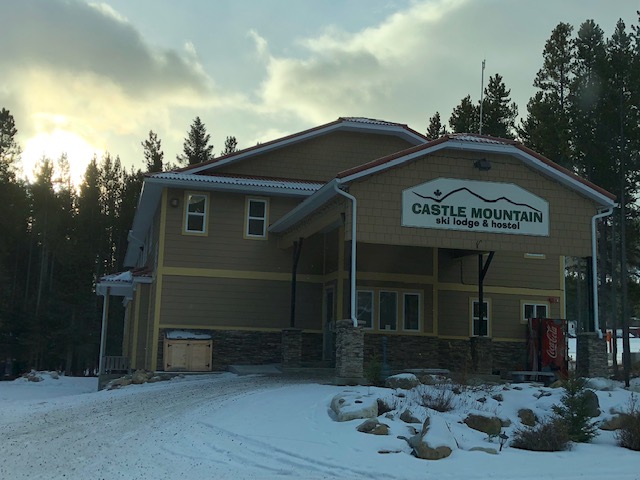 Castle Mountain Ski Lodge | Box 566, Pincher Creek No. 9, AB T0K 1W0, Canada | Phone: (403) 627-5121