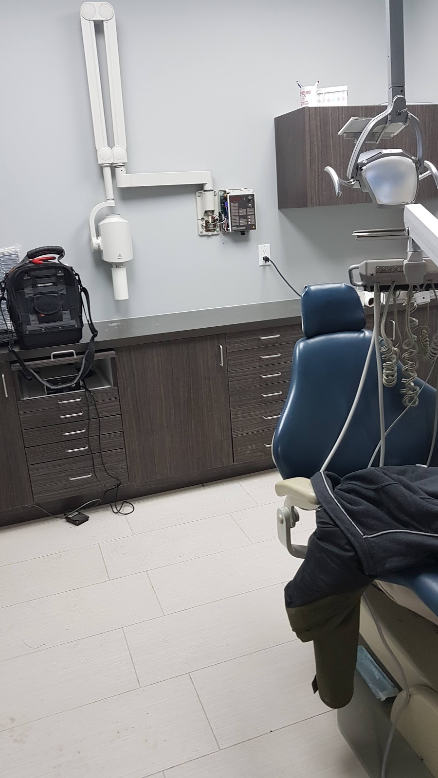 Bathurst-Steeles Dental | 800 Steeles Ave W, Thornhill, ON L4J 7L2, Canada | Phone: (905) 738-0385