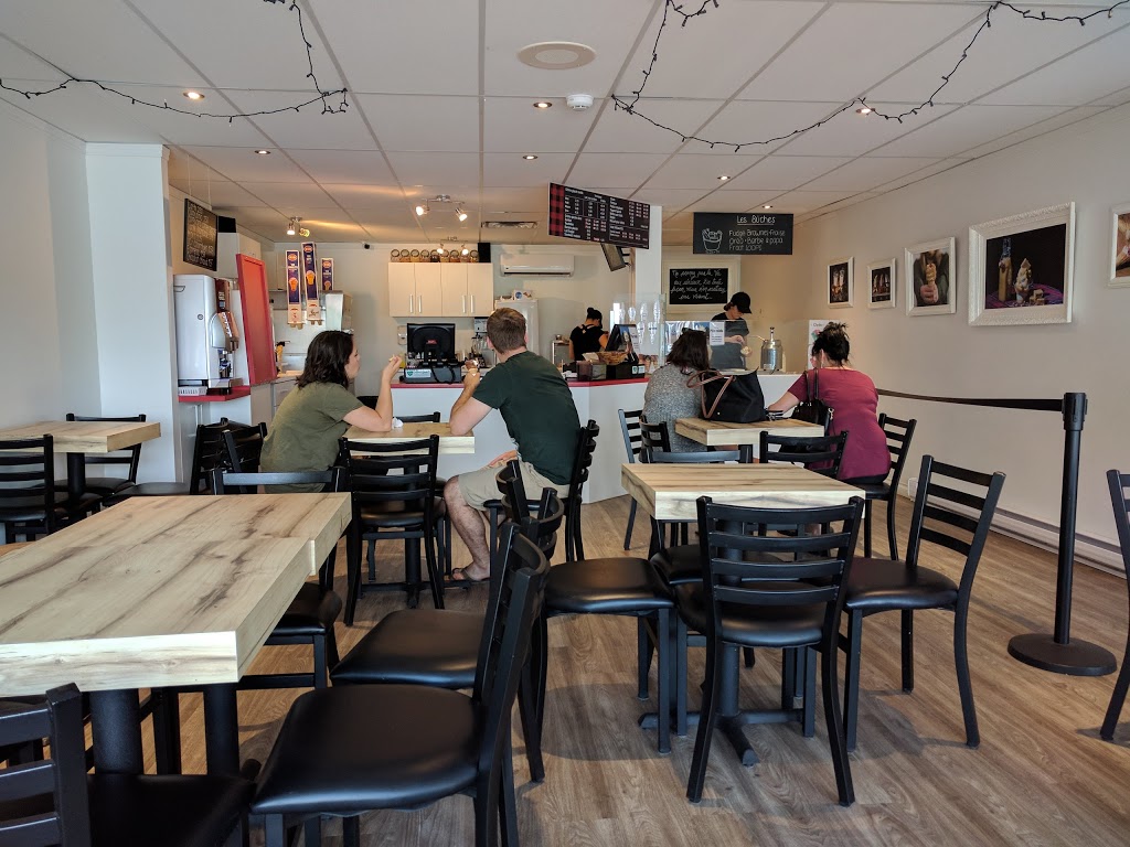 La bûche glacée | 2266 Avenue Larue, Québec, QC G1C 1K1, Canada | Phone: (418) 353-2794