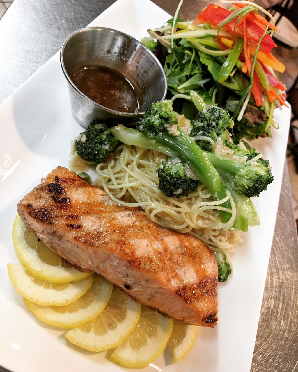 CHEFIES eatery | 19415 Yonge St #5, Holland Landing, ON L9N 1L8, Canada | Phone: (905) 836-2211