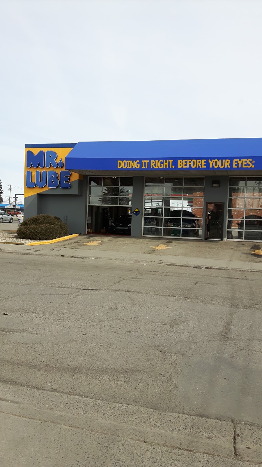 Mr. Lube | 303 16 Ave NE, Calgary, AB T2E 1K1, Canada | Phone: (403) 216-6976