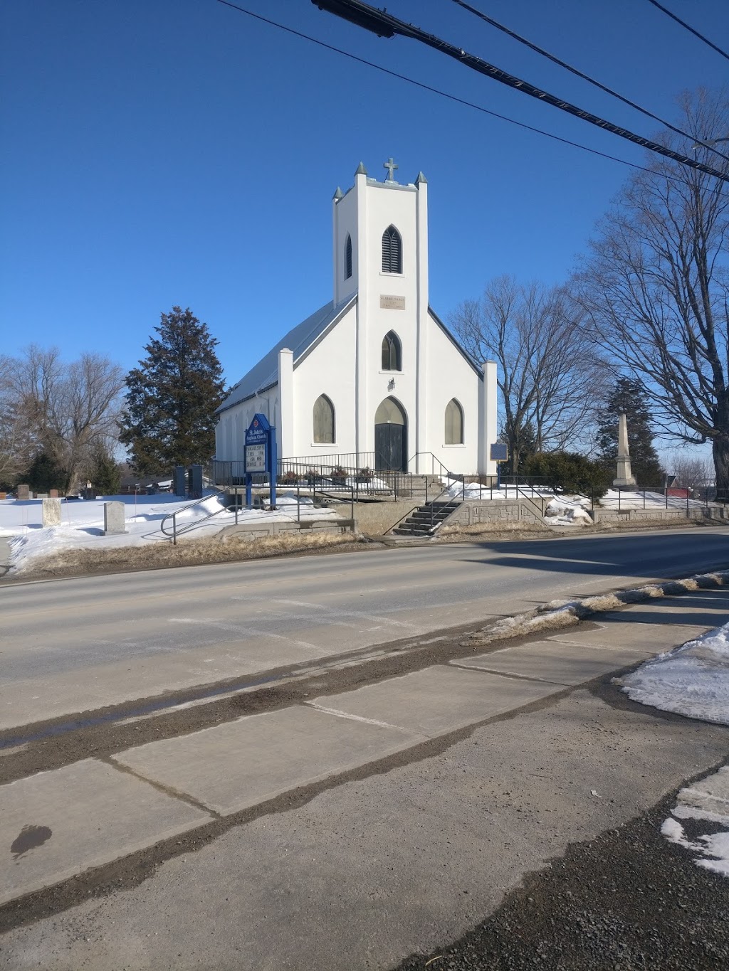 The Lodge | 376 Main Street Bath, Bath, ON K0H 1G0, Canada | Phone: (613) 352-8787
