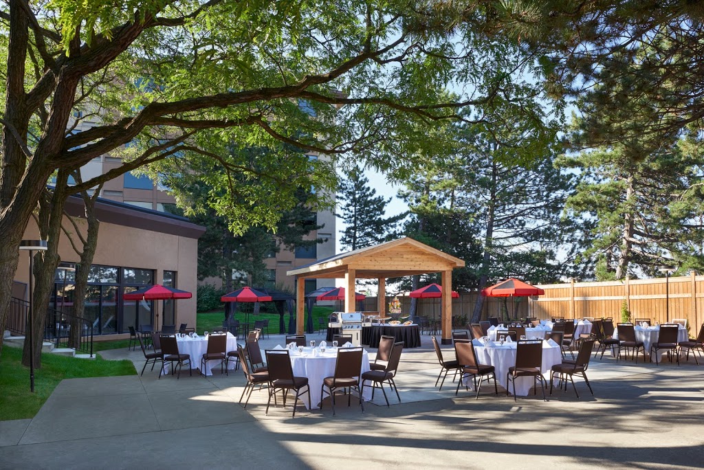 Moments Restaurant & Lounge | 6257 Airport Rd, Mississauga, ON L4V 1E4, Canada | Phone: (905) 678-1401