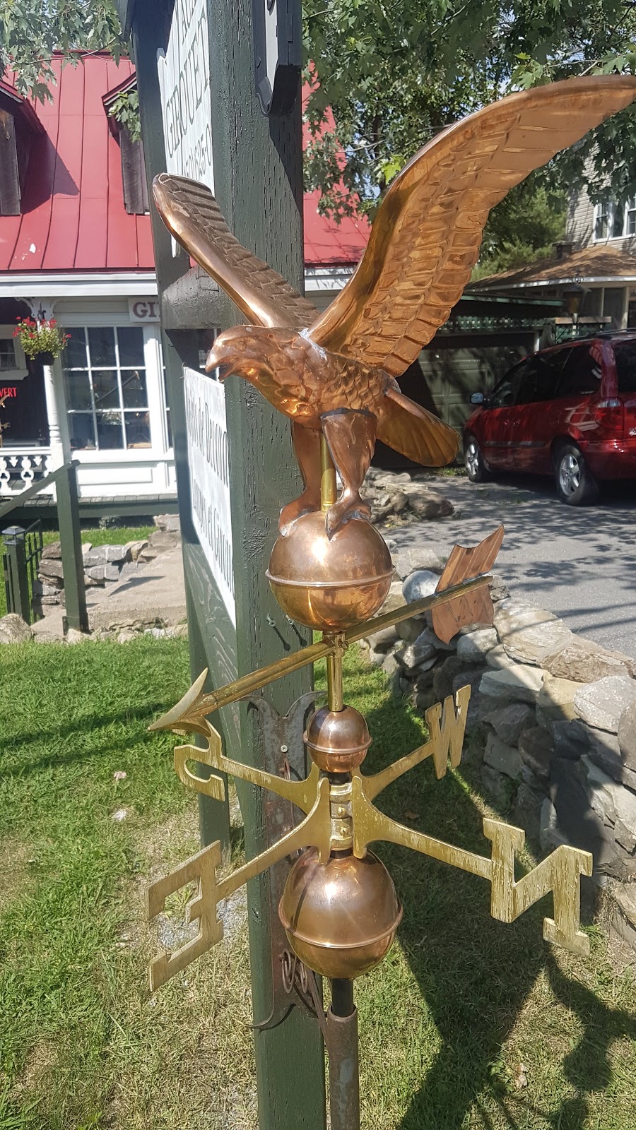 AUX GIROUETTES | 243 Bd Sainte-Rose, Laval, QC H7L 1L8, Canada | Phone: (450) 625-0887