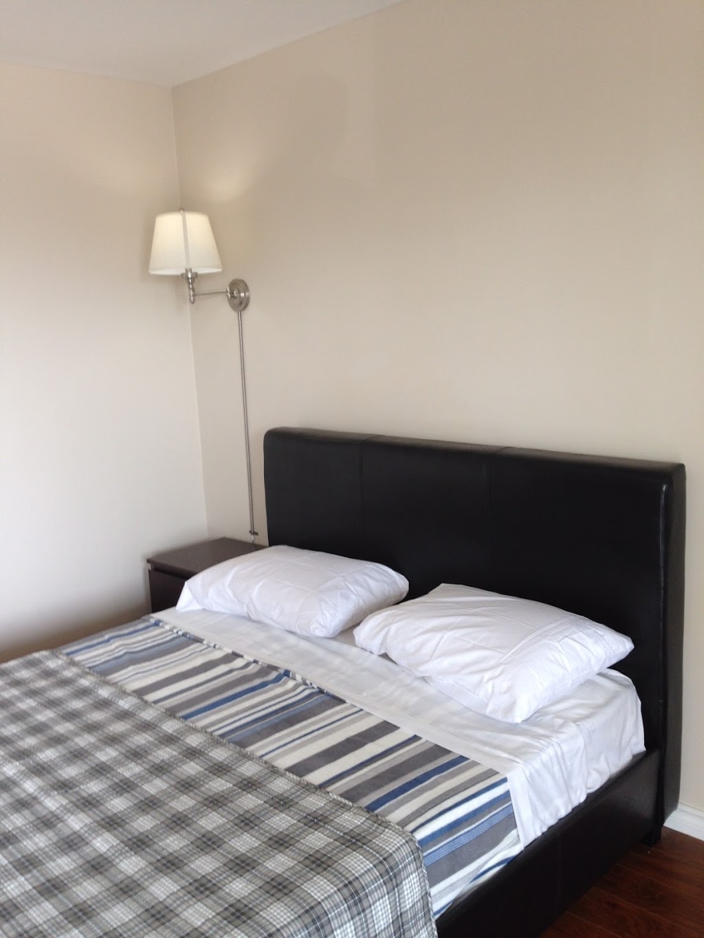 Towne & Country Motel Windsor | 2883 Howard Ave, Windsor, ON N8X 3Y4, Canada | Phone: (519) 969-9120