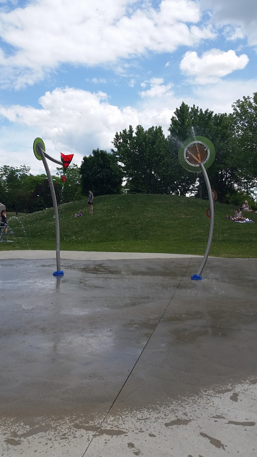 Parc Marguerite-A.-Tellier | Rue du Perche, Boucherville, QC J4B 6K5, Canada