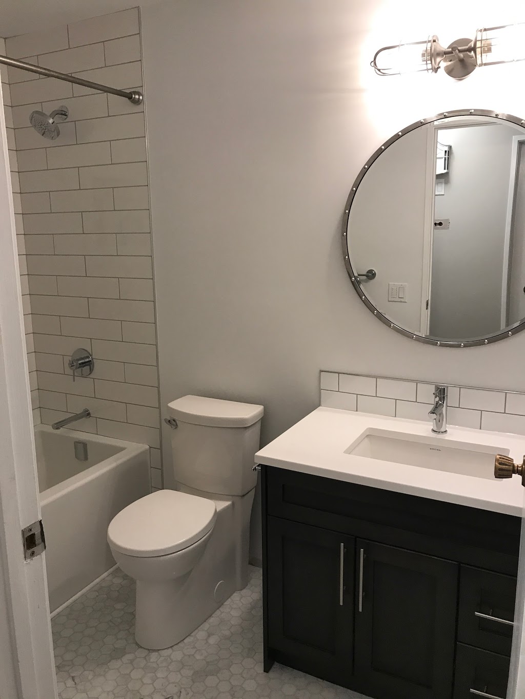 BathCrew Renovations Inc. | 14827 Yellowhead Trail #101, Edmonton, AB T5L 3C5, Canada | Phone: (780) 761-2284