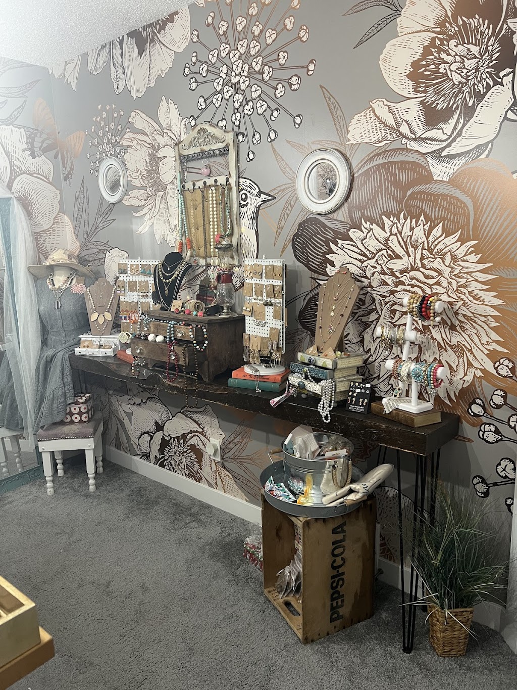 Urban Jewelry Bar | Juneau Wy, St. Albert, AB T8N 7H5, Canada | Phone: (780) 886-8127