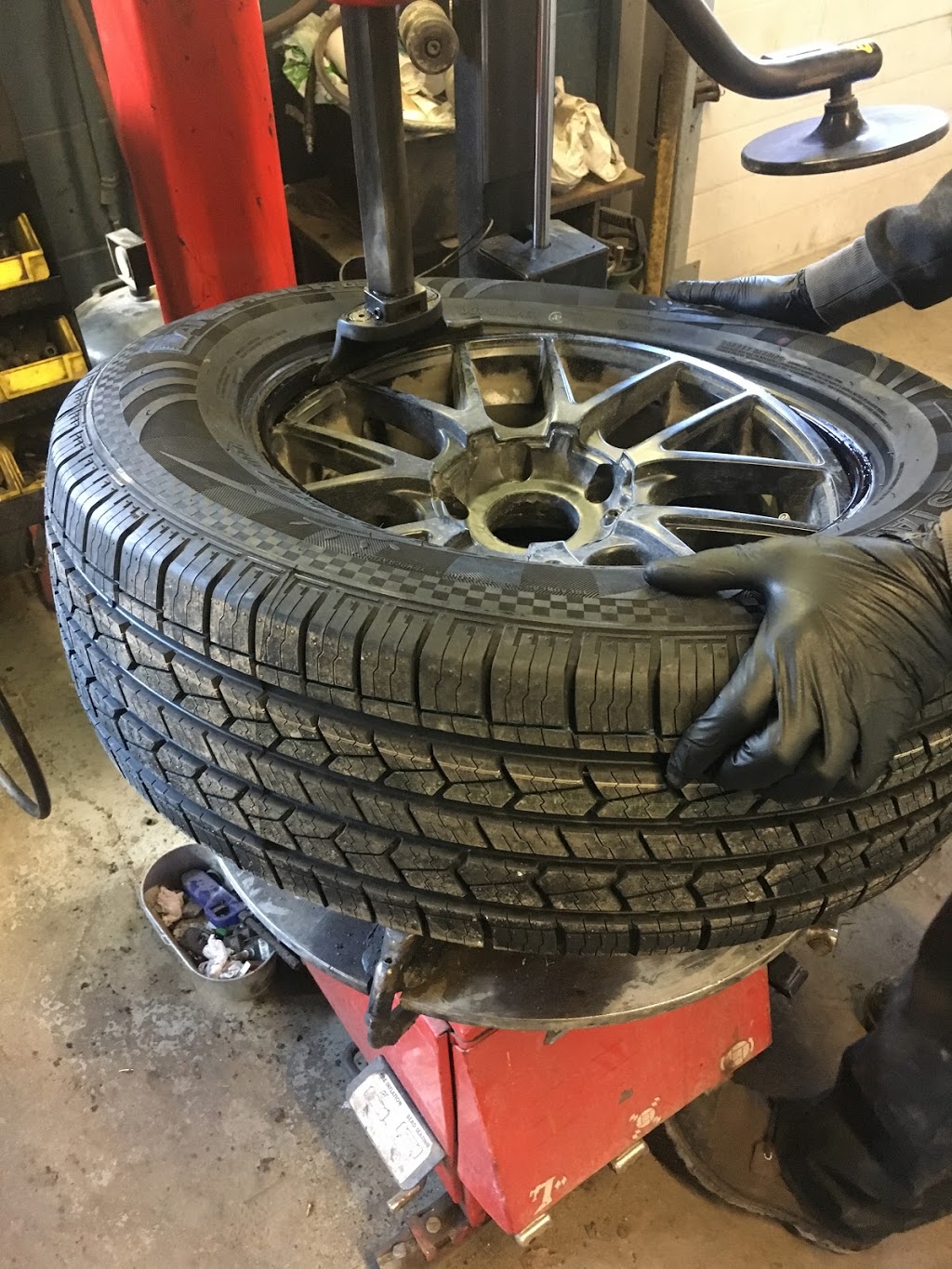 DoubleStar Tire | 2395 Cawthra Rd, Mississauga, ON L5A 2W8, Canada | Phone: (905) 276-4395