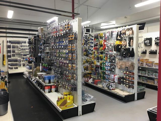 Wellington Esso & Hardware | 81 Sunset Dr, Wellington, PE C0B 2E0, Canada | Phone: (902) 854-3093
