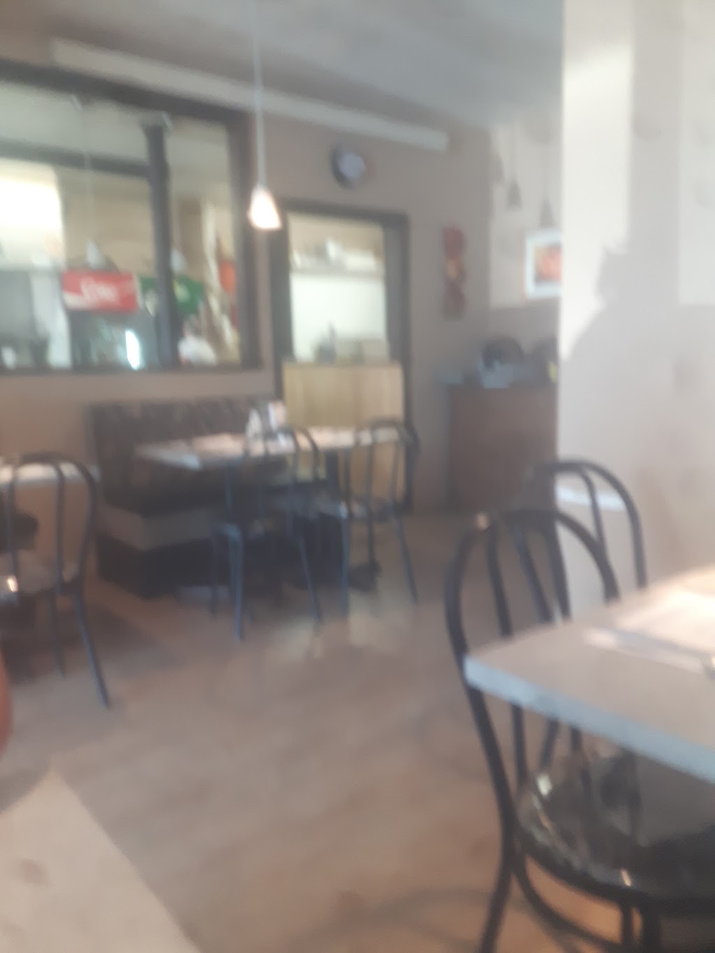 Mannie Casse-Croûte Enr | 253 4e Rue, Thetford Mines, QC G6G 5A3, Canada | Phone: (418) 338-0222