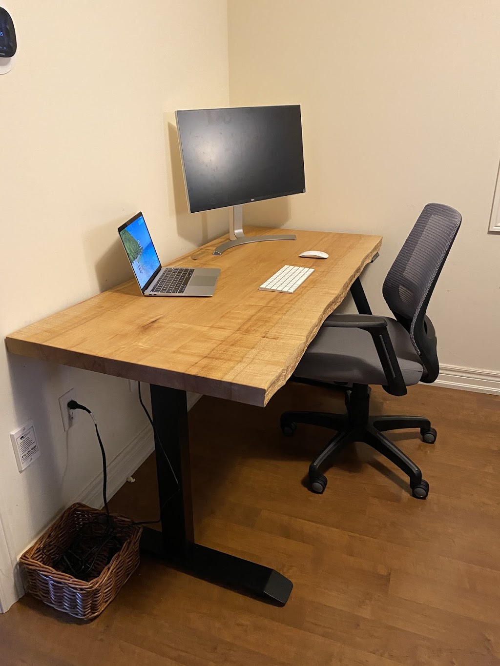 Edge Wood Design | 5935 Chercover Ct, Burlington, ON L7L 6T1, Canada | Phone: (905) 330-2316