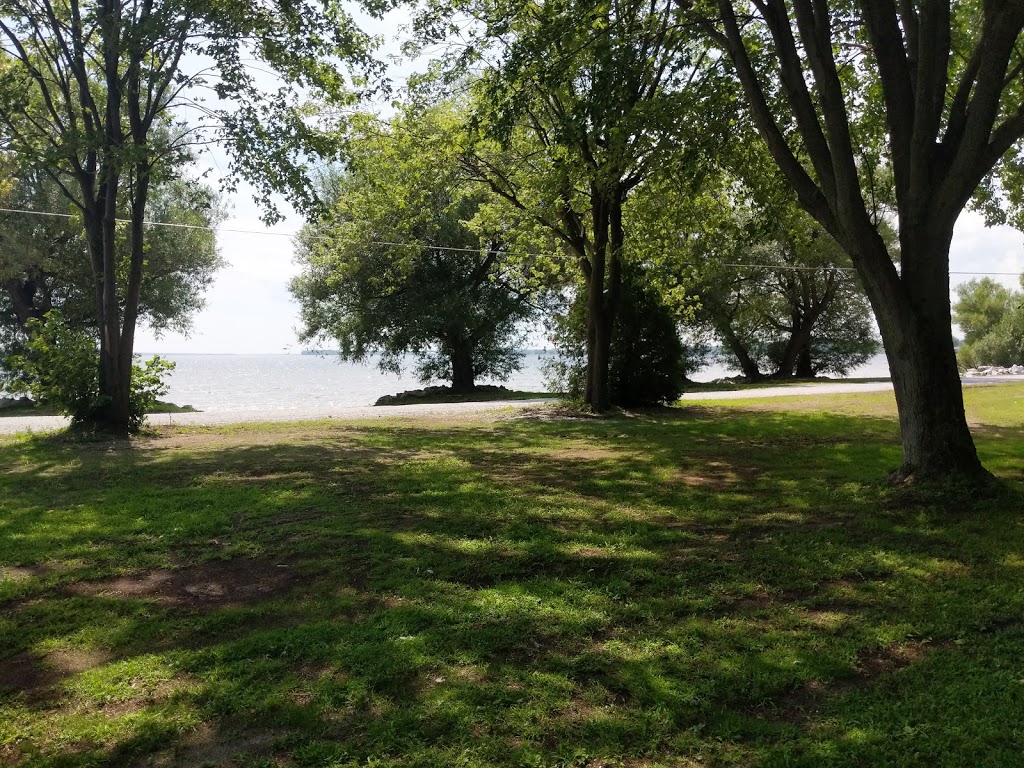 Kings Bay Resort | 1 Point Au Fer Rd, Champlain, NY 12919, USA | Phone: (514) 972-2272