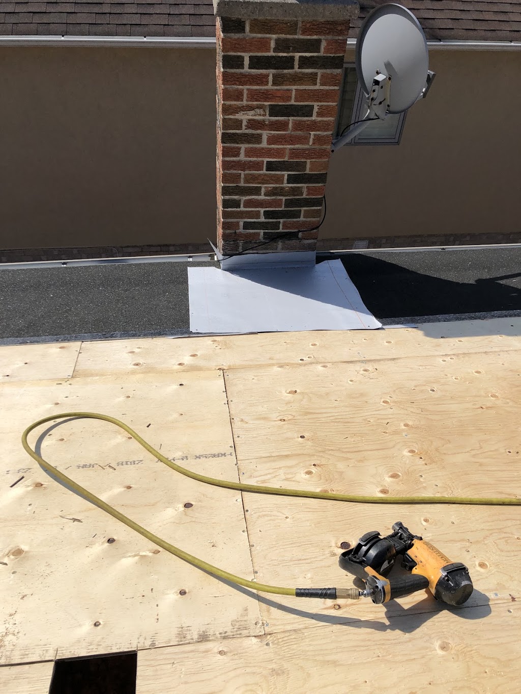 RapidFix Roofing ( Andre ) | markham & lawrence, Scarborough, ON M1G 1Y1, Canada | Phone: (647) 283-7202