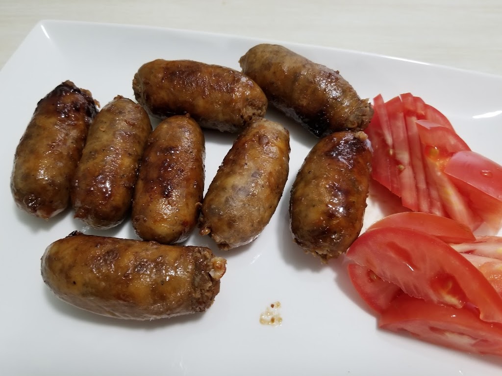 JJJ Foods Winnipeg | 700 McGregor St, Winnipeg, MB R2V 3T8, Canada | Phone: (204) 582-1709