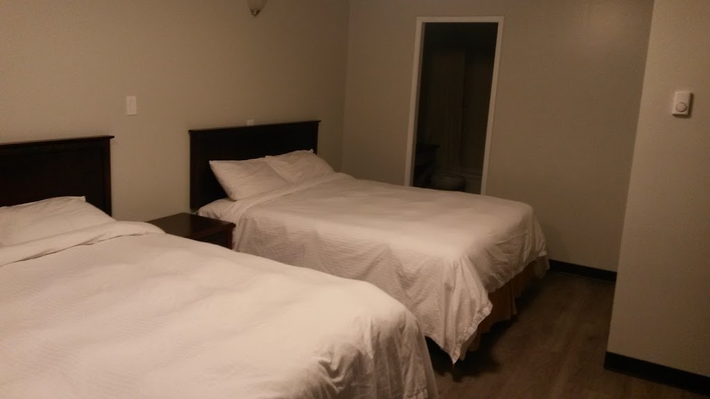 Alpine Motor Inn | 32111 Marshall Rd, Abbotsford, BC V2T 1A3, Canada | Phone: (604) 859-3171