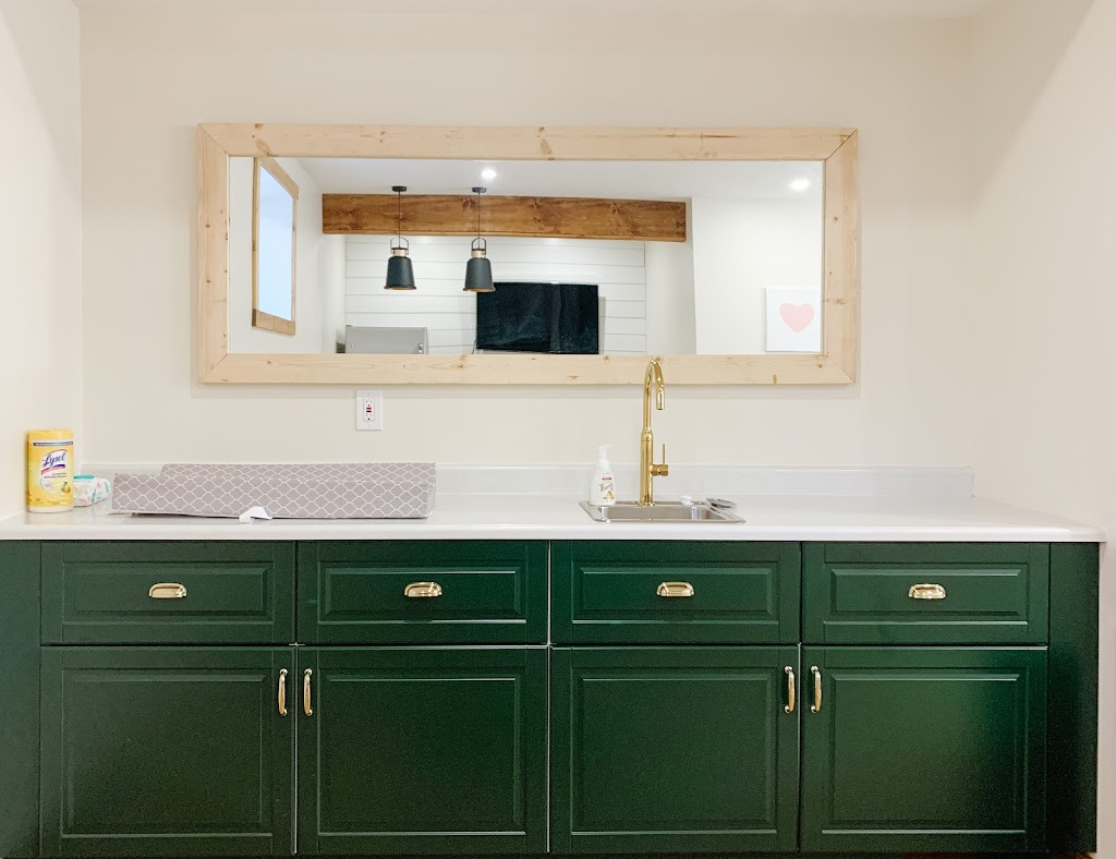 Robins Nest | 3919 Robins Cres, Edmonton, AB T5S 0K9, Canada | Phone: (587) 597-4724
