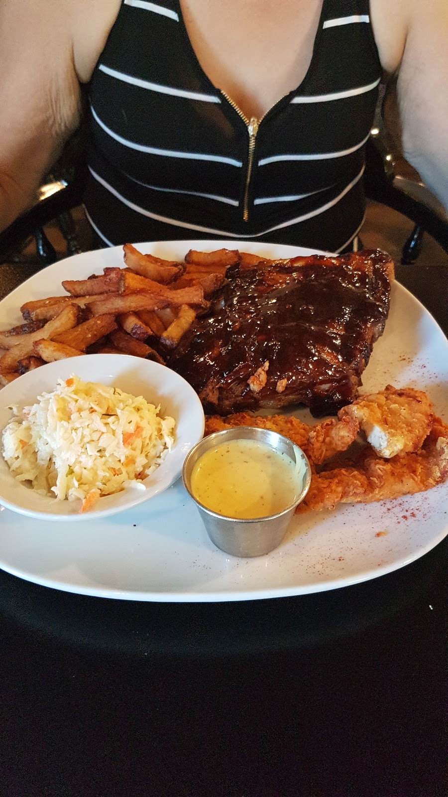 Le Cordon | 150 Rue Notre-Dame Ouest, Lachine, QC H8R 1H1, Canada | Phone: (514) 363-5555