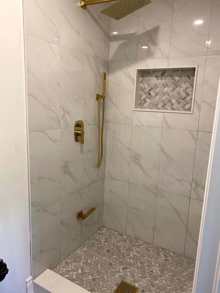 Frank Renovations | 28 Village Centre Pl, Mississauga, ON L4Z 1V9, Canada | Phone: (437) 329-0375