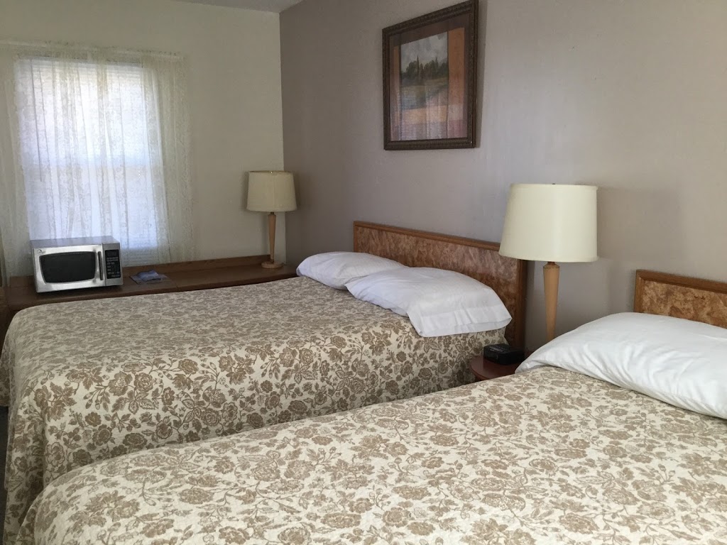Village Inn Motel | 7424 Lakeshore Rd, Lambton Shores, ON N0N 1J3, Canada | Phone: (519) 243-3535