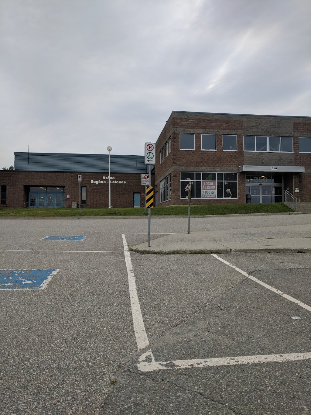 Aréna Eugène-Lalonde | 350 Rue Terrill, Sherbrooke, QC J1E 2K9, Canada | Phone: (819) 821-5794