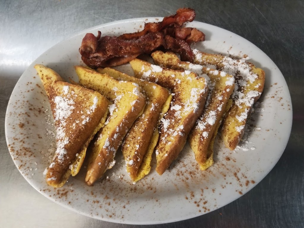 Marias Restaurant | 131 Sandwich St S, Amherstburg, ON N9V 1Z9, Canada | Phone: (519) 736-4000