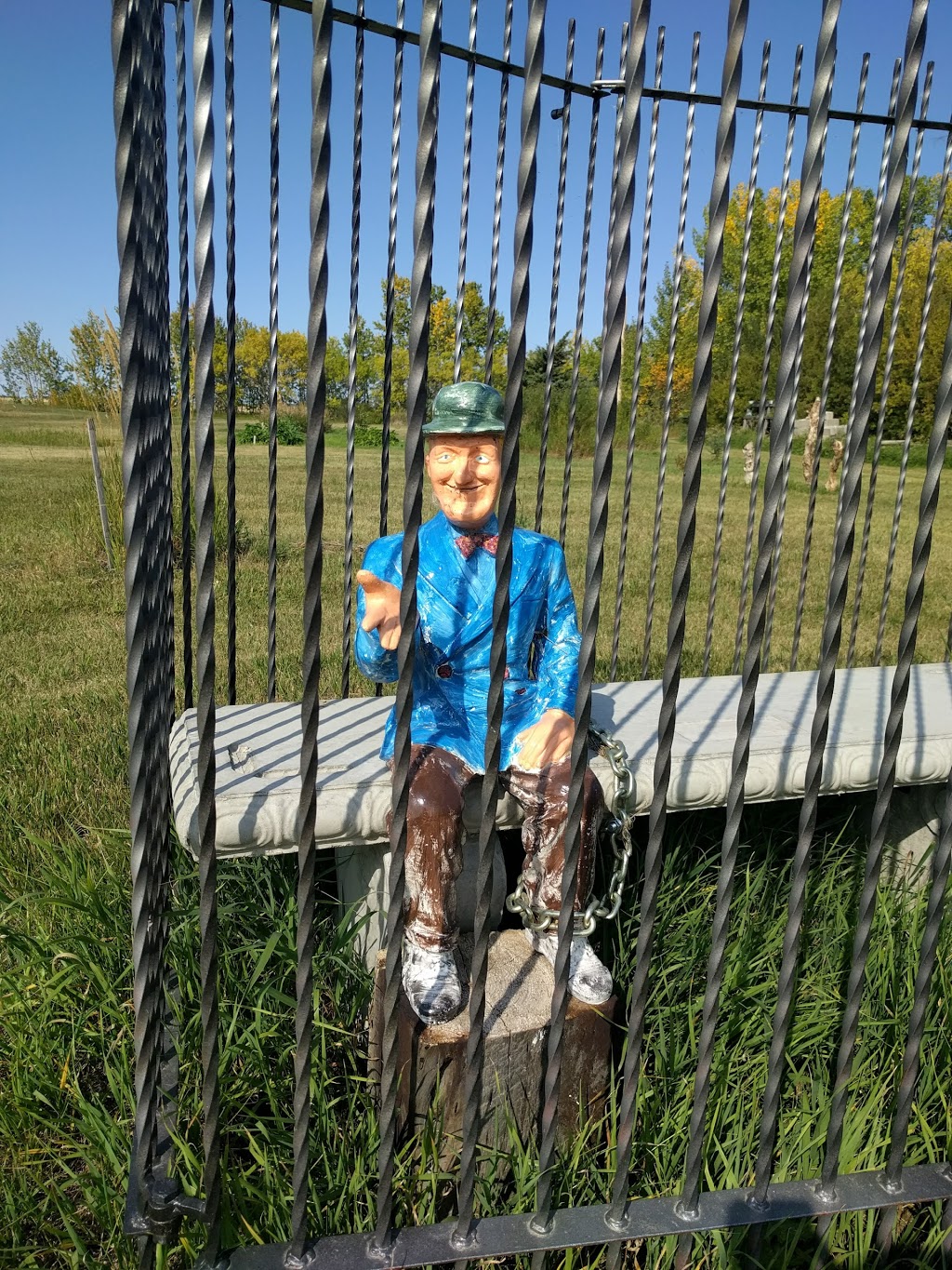 The Hand Wave | 409 3rd Ave , P.O.Box 145, Meacham, SK S0K 2V0, Canada | Phone: (306) 380-4483