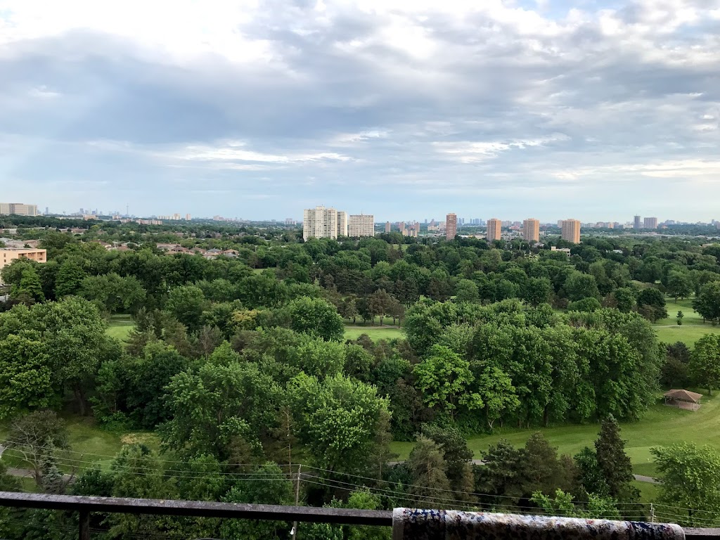 Oakdale Golf & Country Club | 2388 Jane St, North York, ON M3M 1A8, Canada | Phone: (416) 245-3500