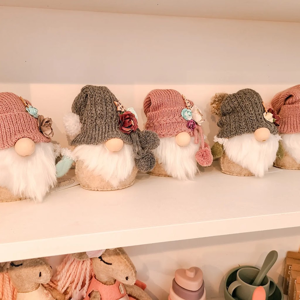 Phoebe Brocante | 375557 6 Line, Township Of Amaranth, ON L9V 1K8, Canada | Phone: (705) 435-8115