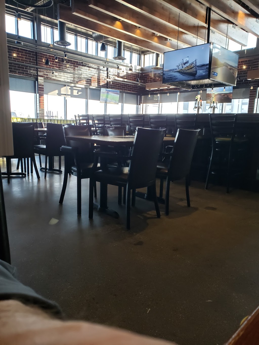 Leicester Family Restaurant +Lounge | 88 Grace St, North Weyburn, SK S0C 1X0, Canada | Phone: (306) 842-2599